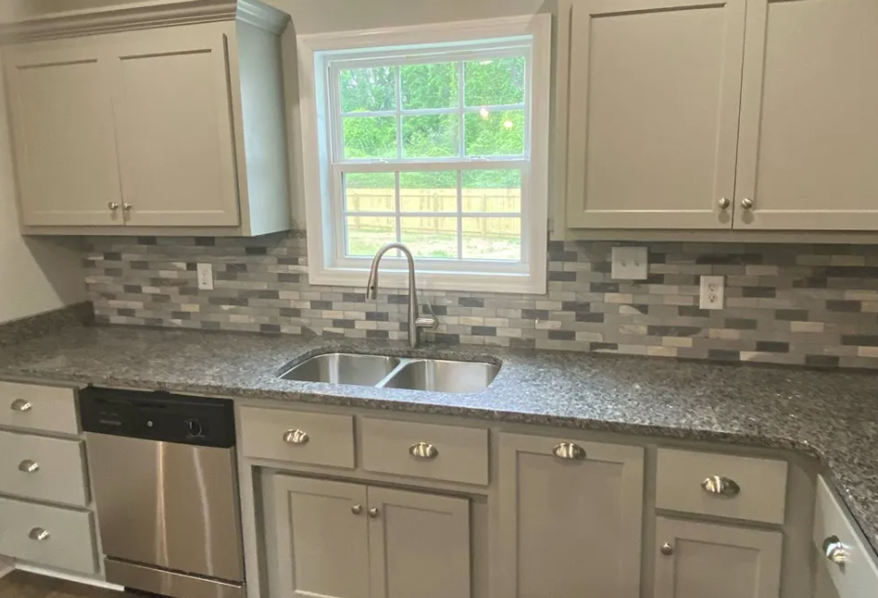 3389 Nottinghill Ln - Photo 7 of 14