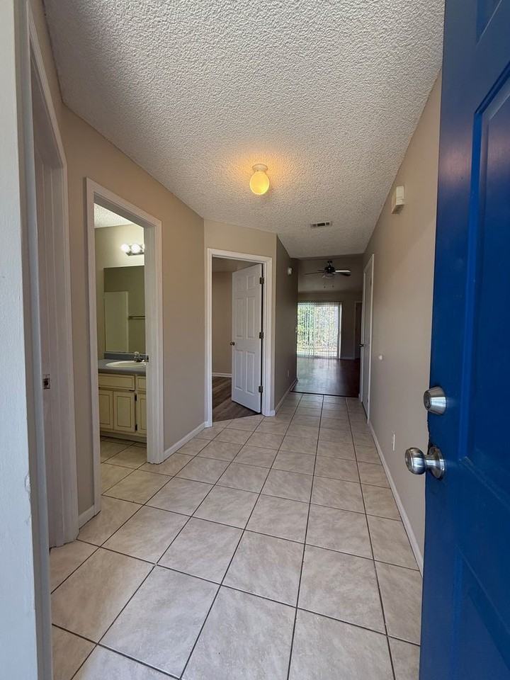 95 Talbot Ct - Photo 2 of 21