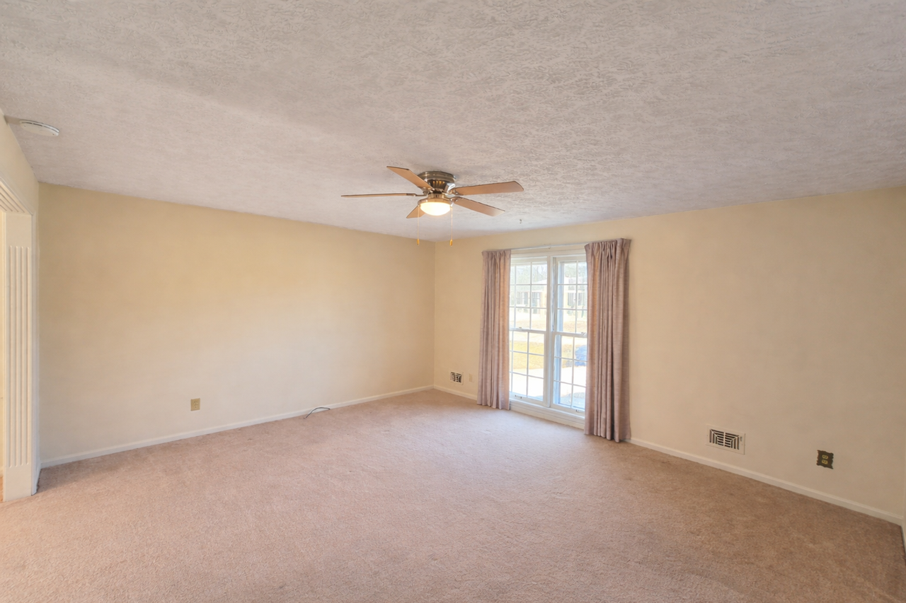 7500 Cove Dr - Photo 2 of 14