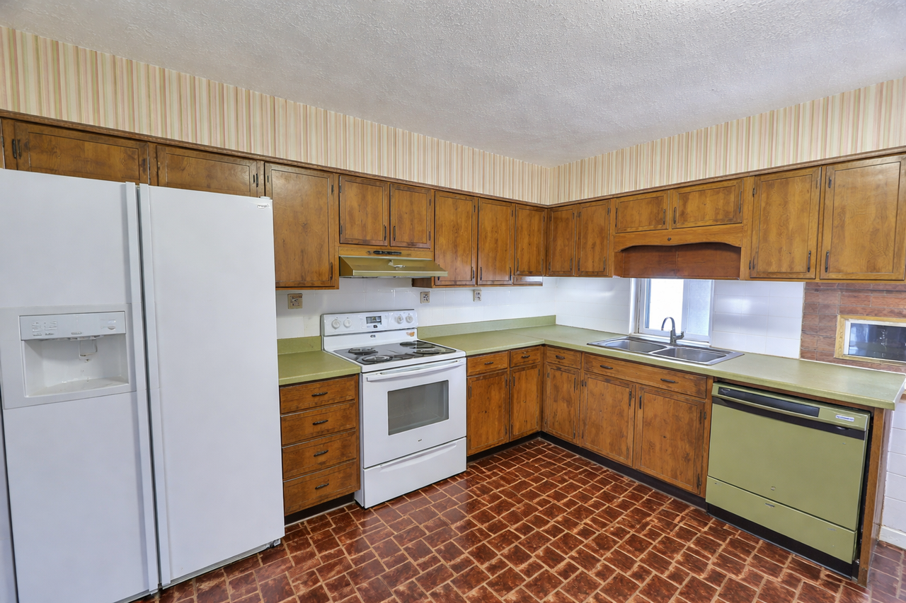 7500 Cove Dr - Photo 4 of 14