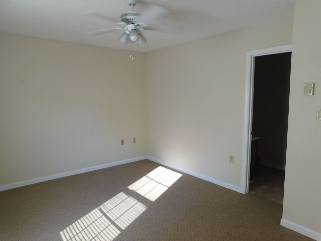 2924 Packer St - Photo 2 of 9