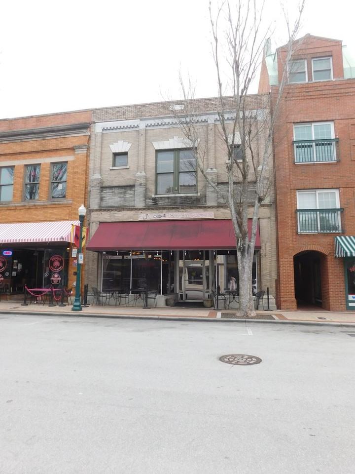 216B Middle St - Photo 3 of 48