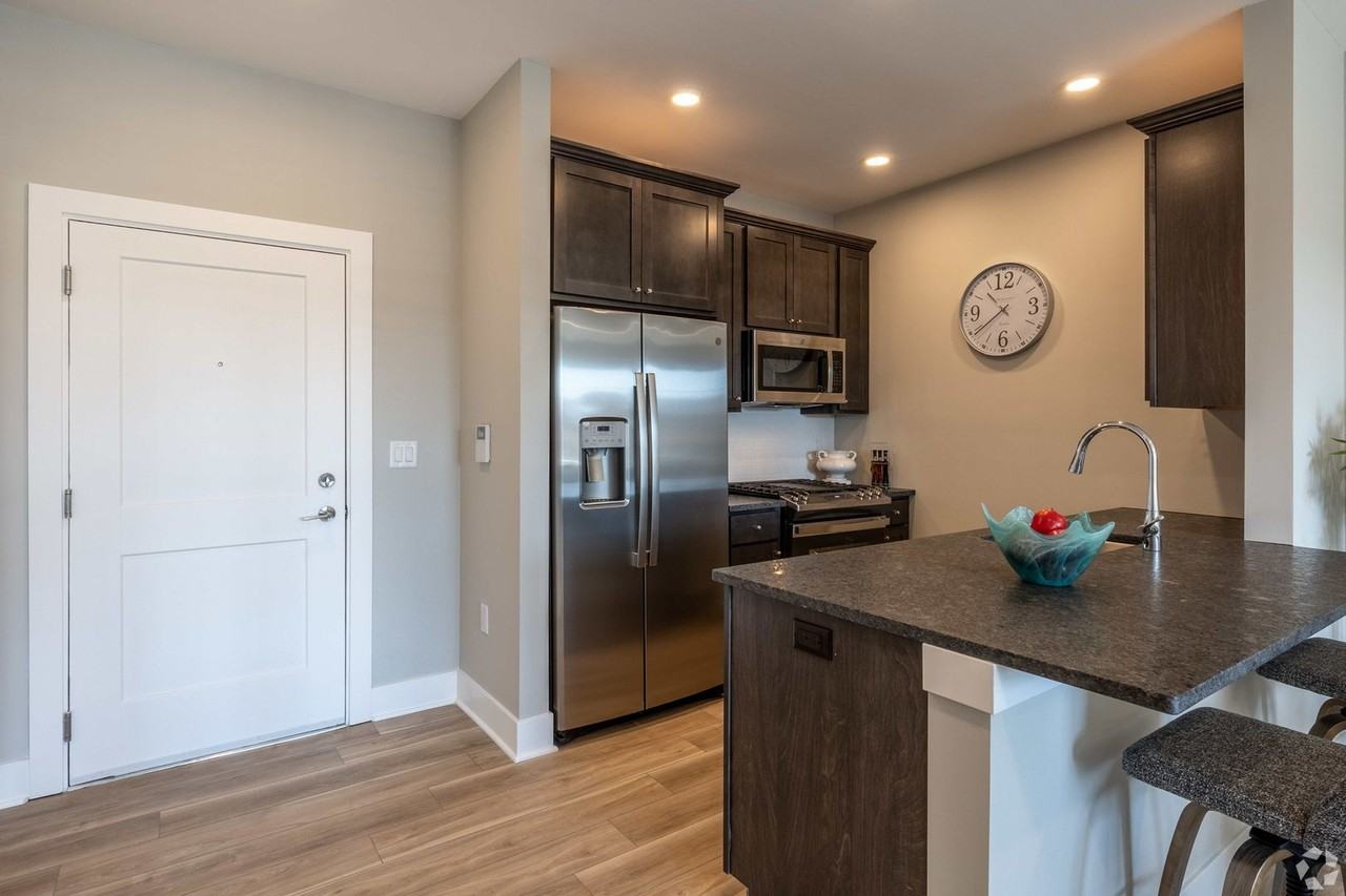 The Grande Norwood - Photo 7 of 16