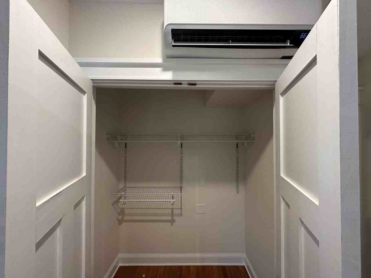 118 Hudson St - Photo 6 of 12
