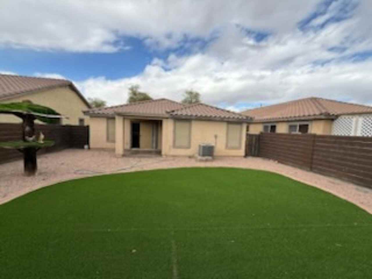 40025 W Tamara Ln - Photo 2 of 10