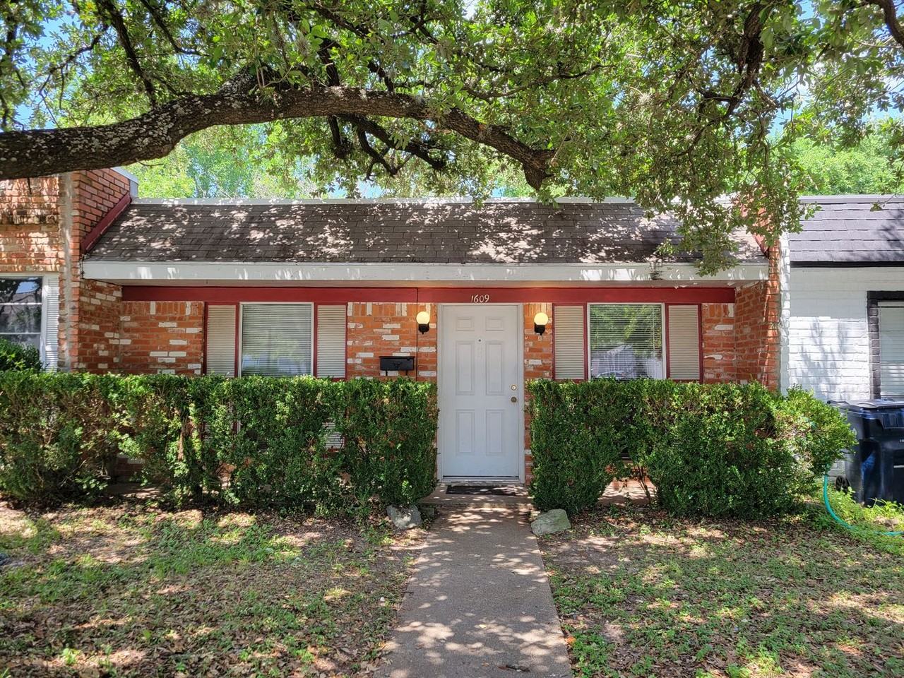 1609 Welsh Ave - Photo 2 of 20