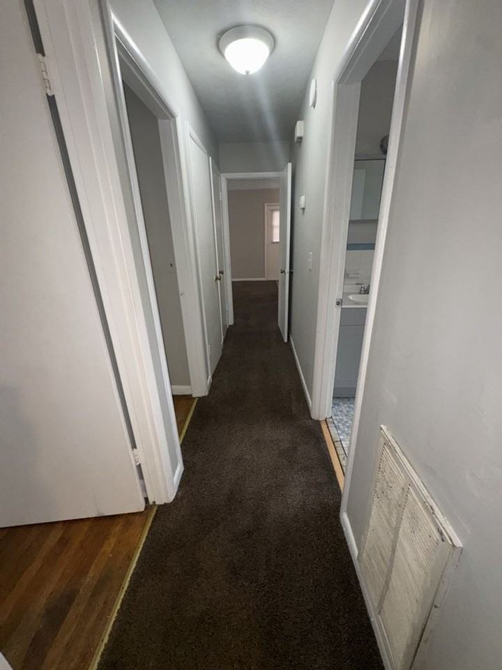 1117 Steve Mar Dr - Photo 5 of 12