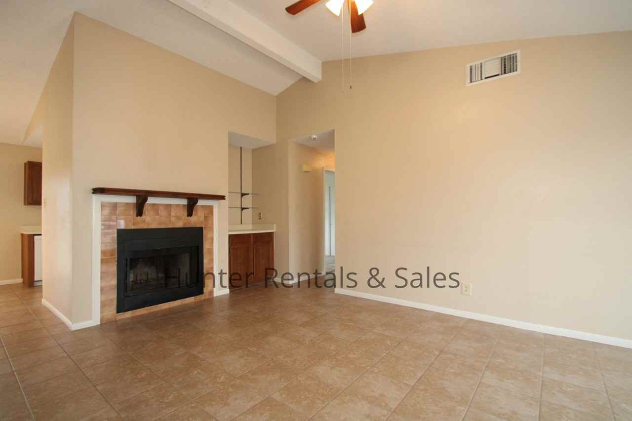 1701 Mona Dr - Photo 3 of 19