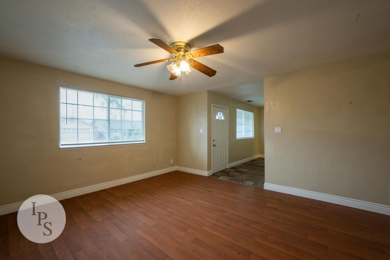 1785 5th St - Photo 3 of 18