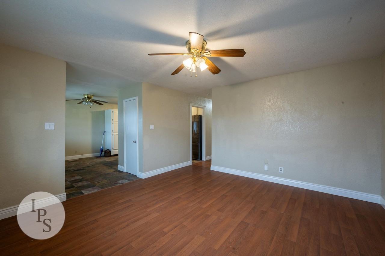 1785 5th St - Photo 4 of 18