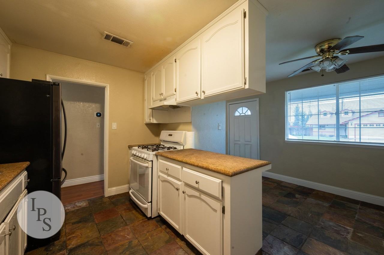 1785 5th St - Photo 7 of 18