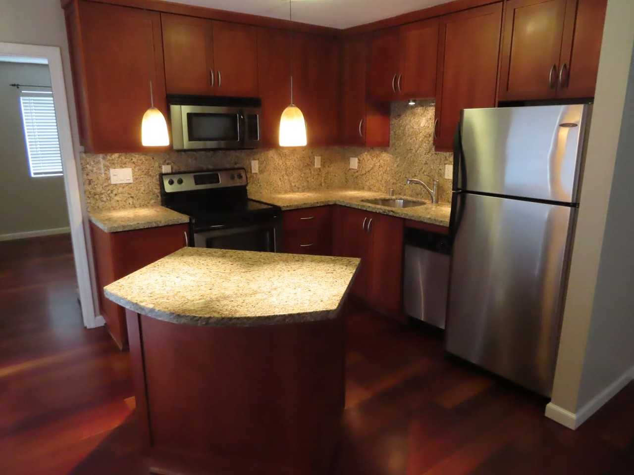 727 Robinson Ave #B - Photo 4 of 10