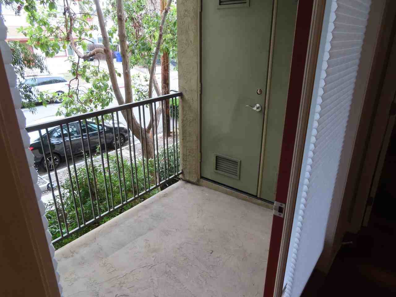 727 Robinson Ave #B - Photo 6 of 10