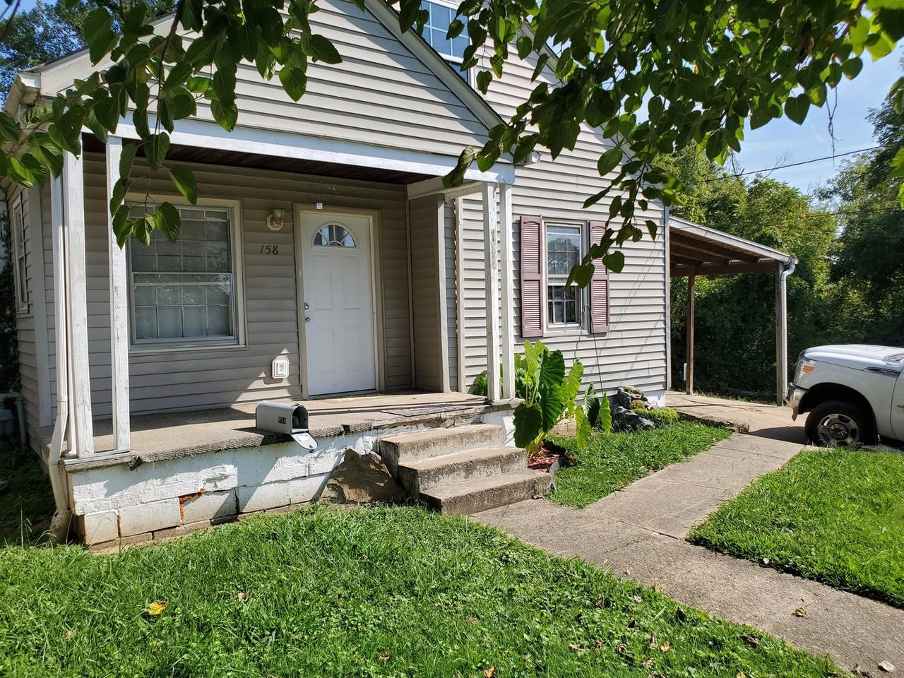 158 Leeward Ave - Photo 2 of 7