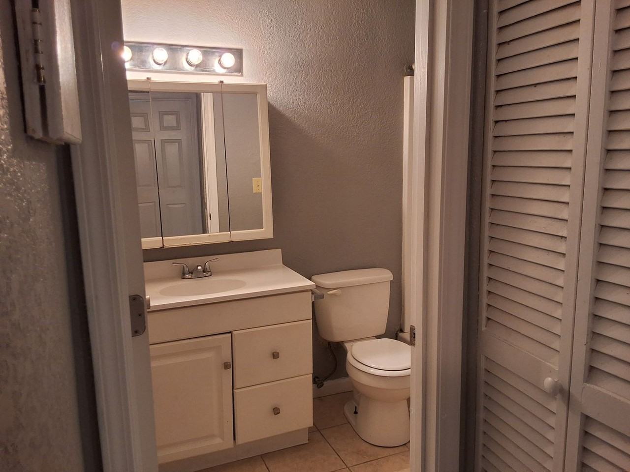 365 Elmwood Dr - Photo 6 of 13