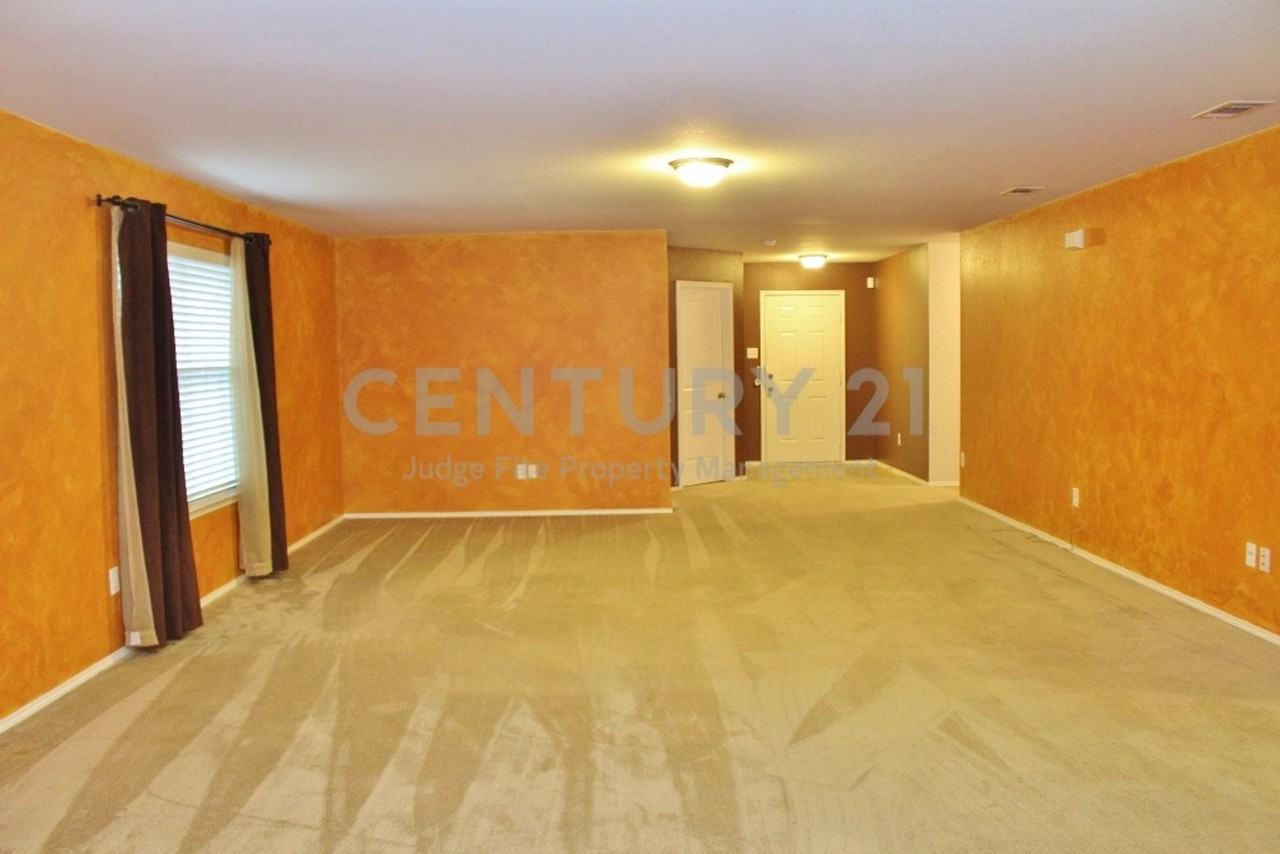 229 Colt Dr - Photo 2 of 11