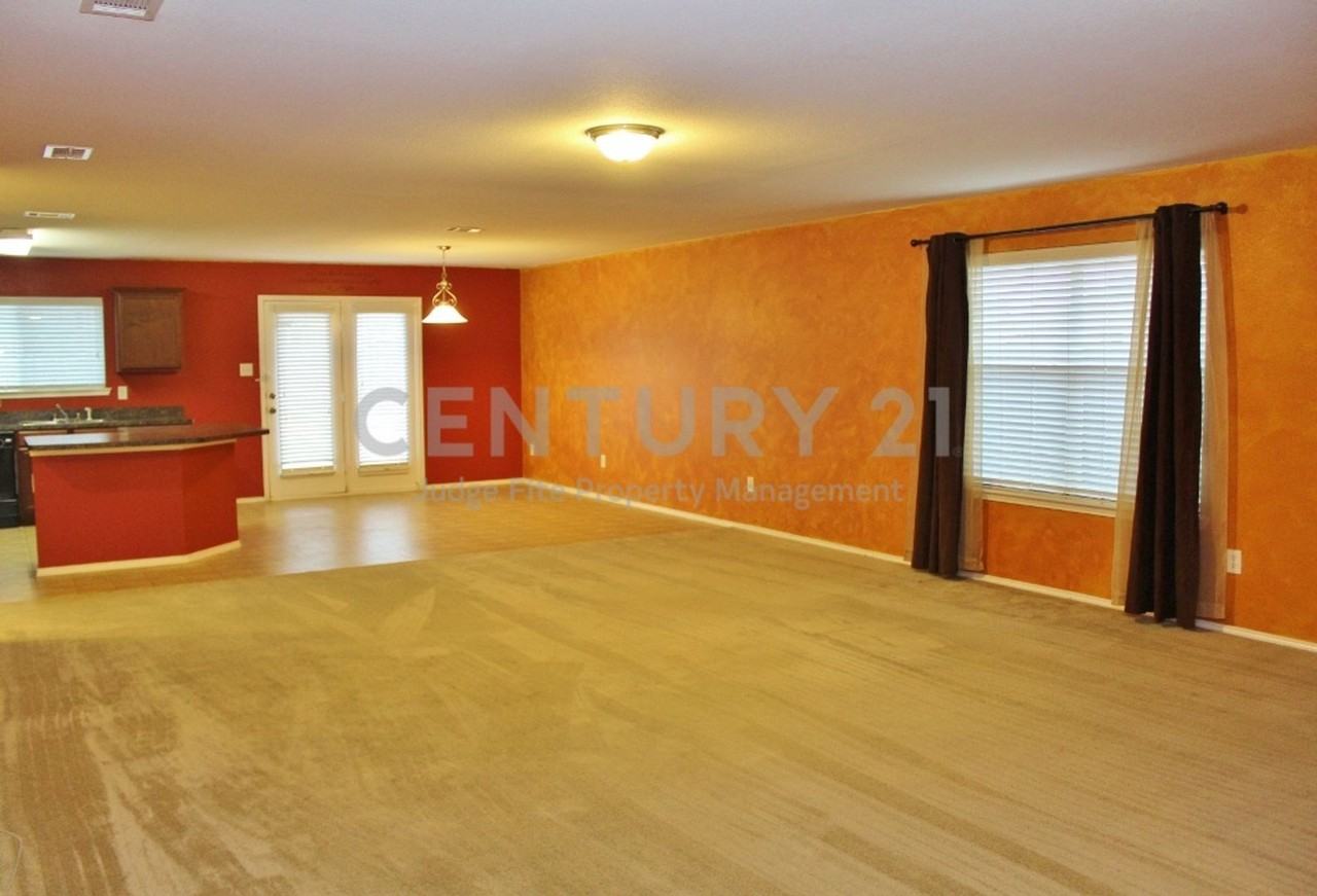 229 Colt Dr - Photo 3 of 11