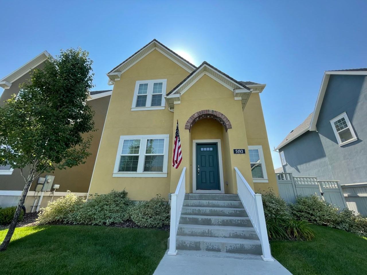 5193 W Burntside Ave - Photo 2 of 31