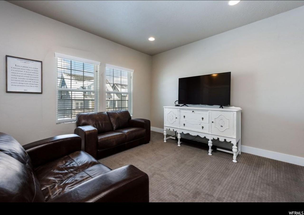 5193 W Burntside Ave - Photo 6 of 31