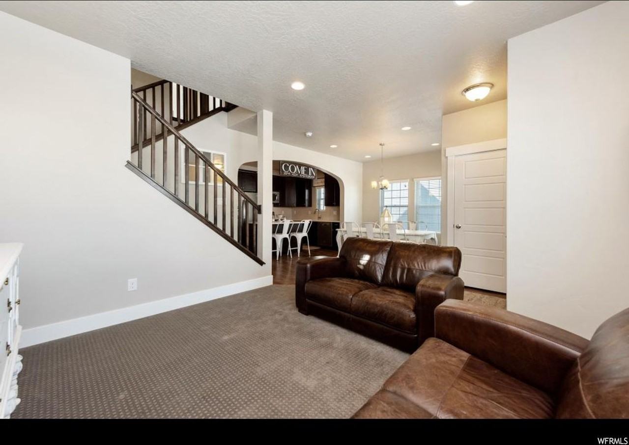 5193 W Burntside Ave - Photo 7 of 31