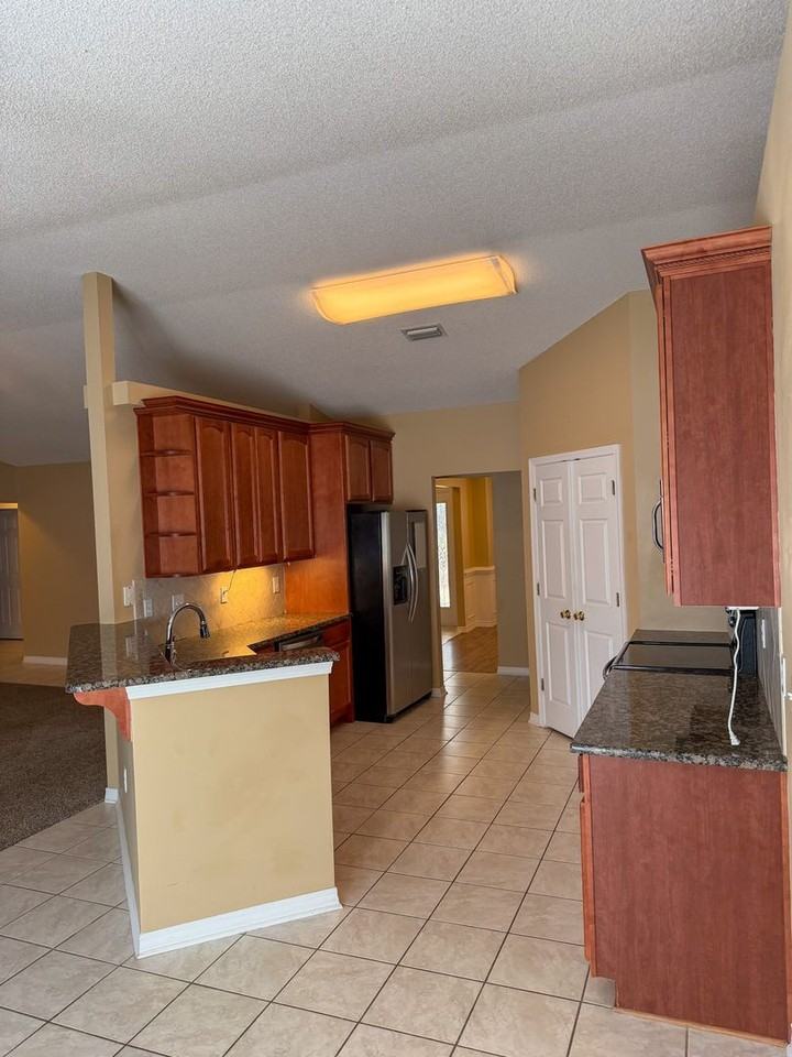 4697 Lovegrass Ln - Photo 4 of 15