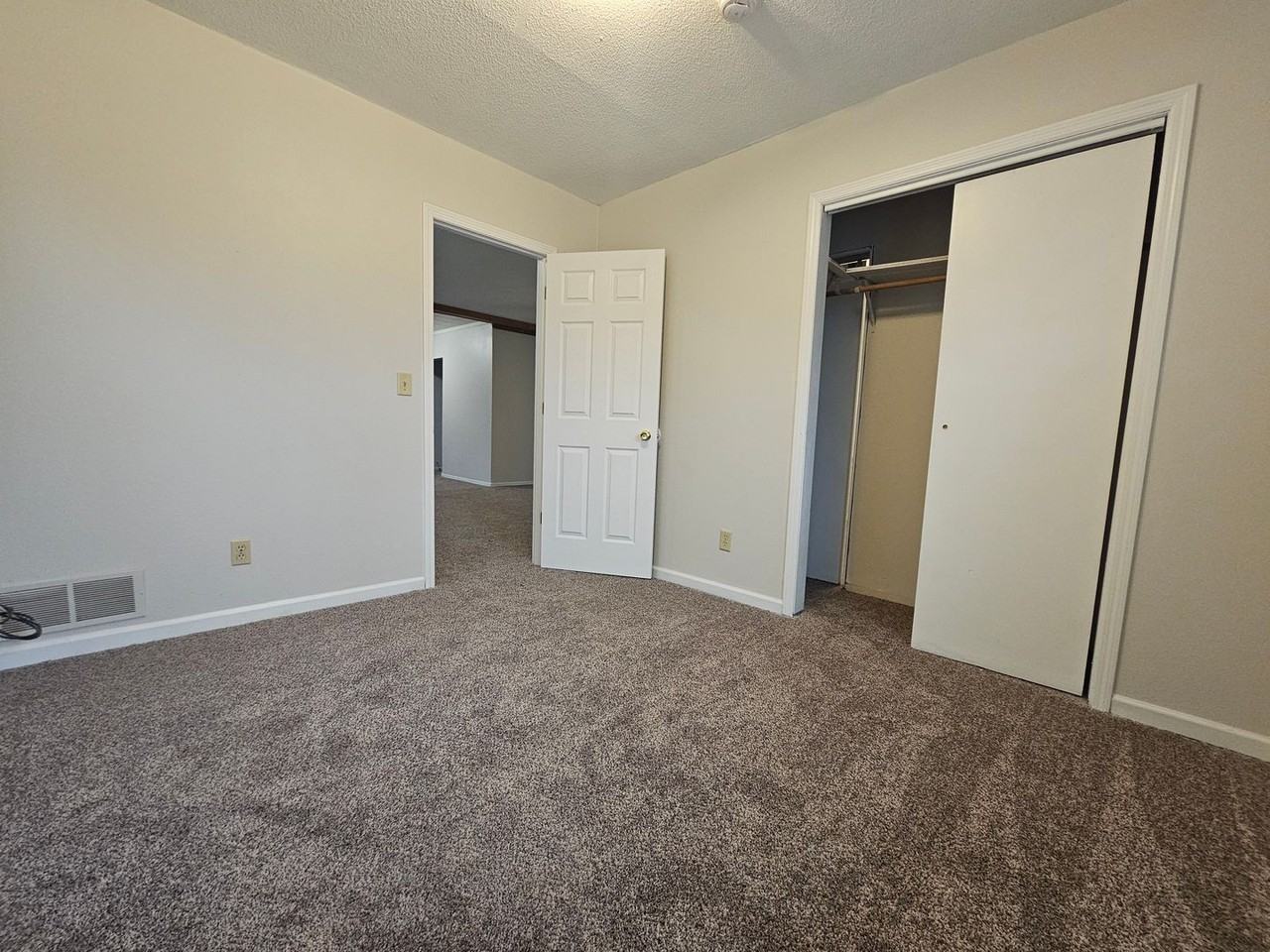 1268 33rd St Ne - Photo 6 of 14