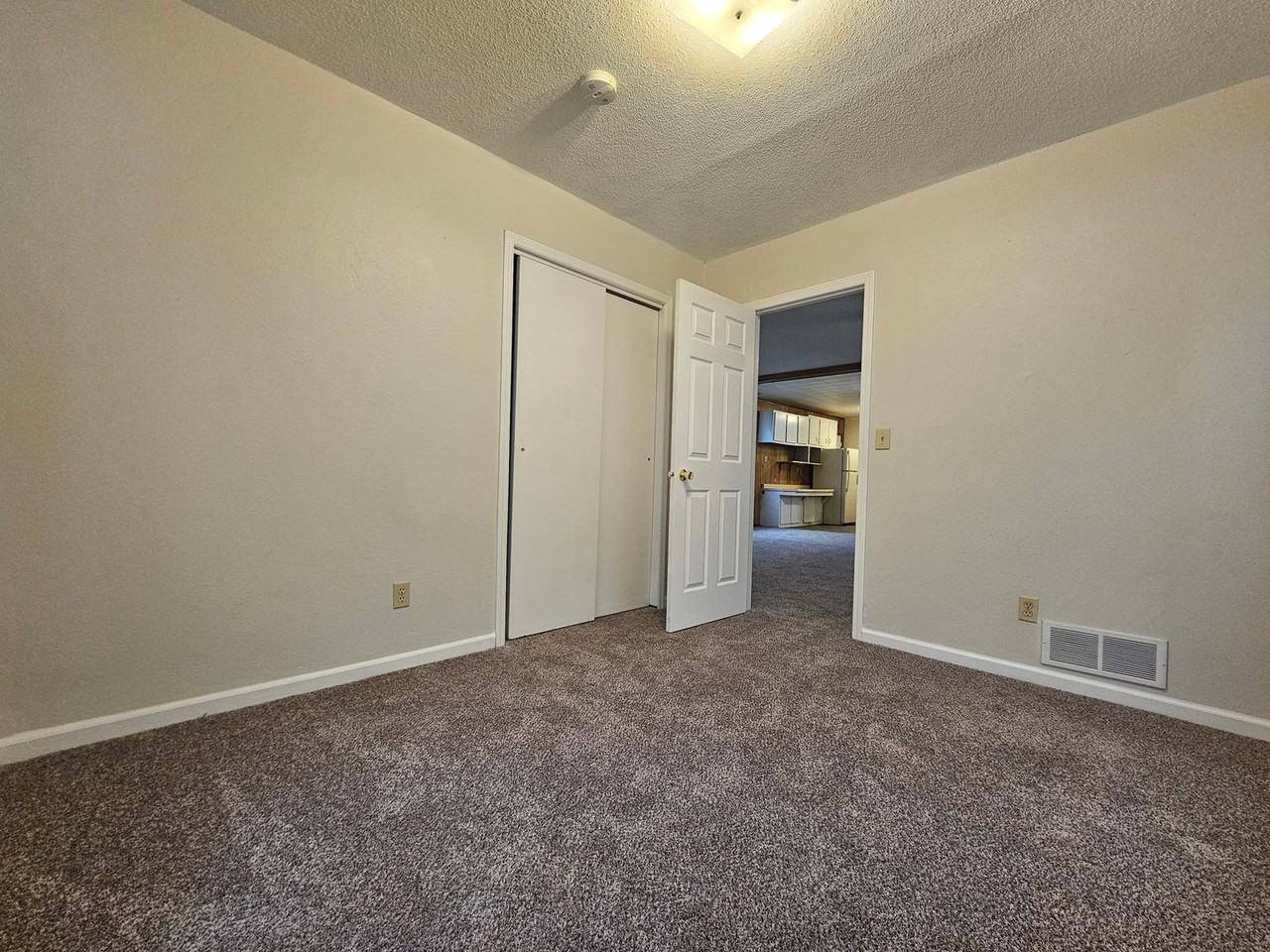 1268 33rd St Ne - Photo 7 of 14