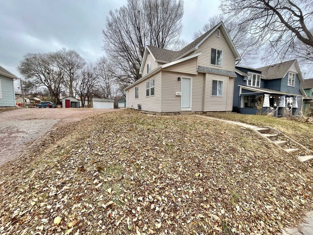 741 S 3rd Ave - Photo 2 of 27