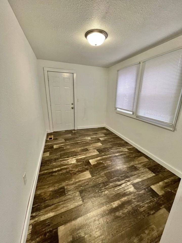 741 S 3rd Ave - Photo 3 of 27