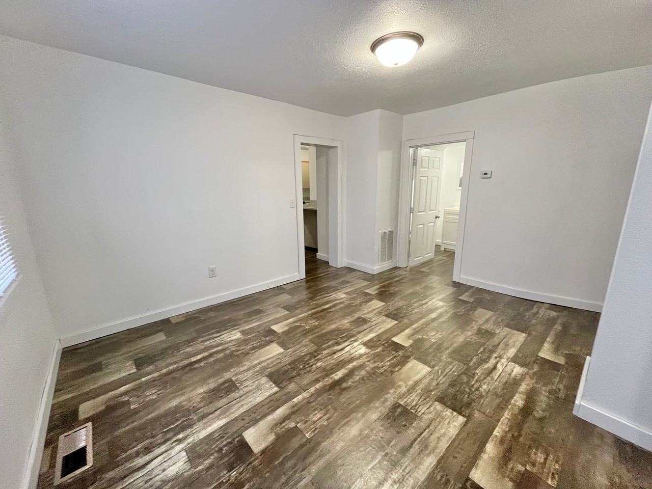 741 S 3rd Ave - Photo 7 of 27