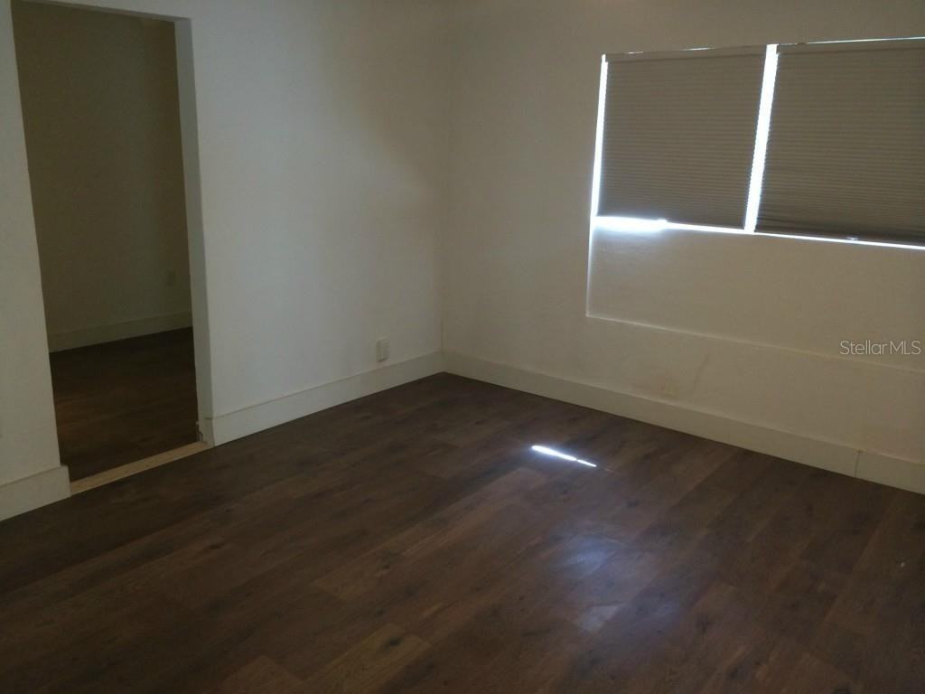 514 W Plaza Pl - Photo 7 of 8