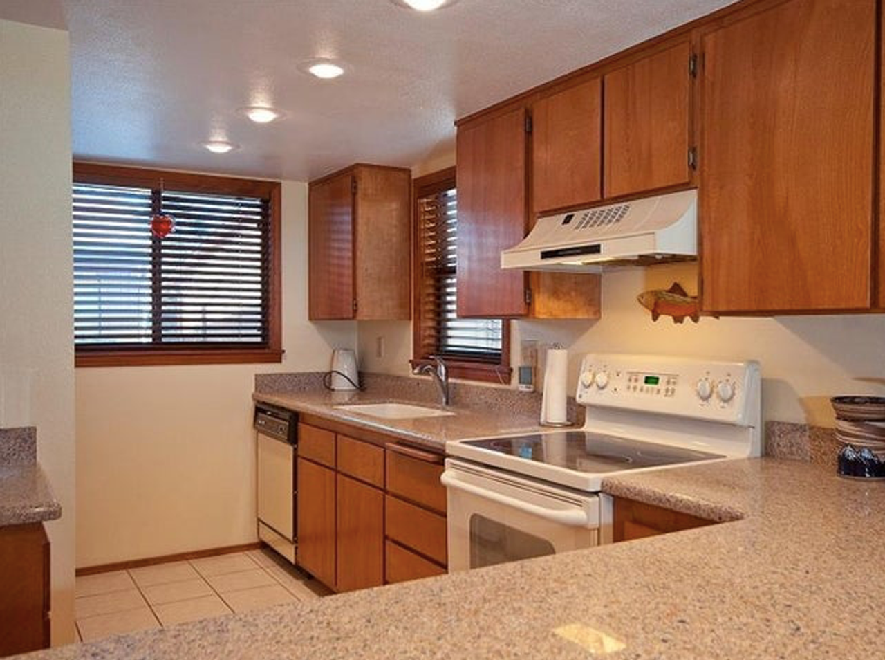 2424 N Whispering Pines Way - Photo 5 of 15