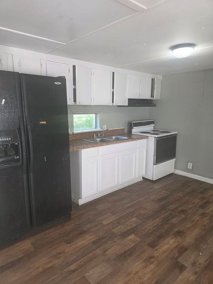 131 Naomi Dr - Photo 2 of 8