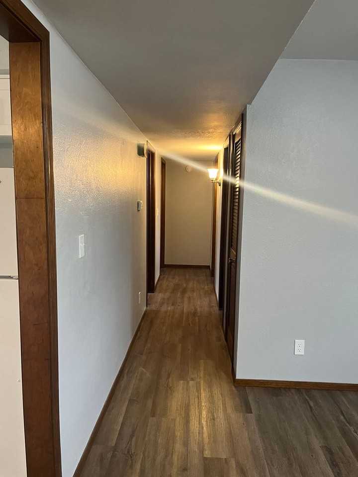 5205 Parkwood Ave - Photo 5 of 11