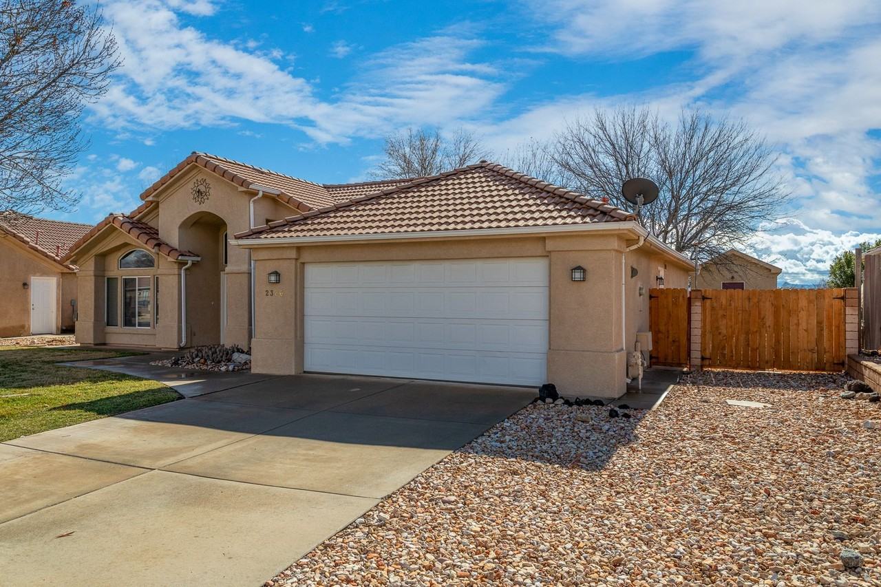 2386 E 630 N - Photo 4 of 38