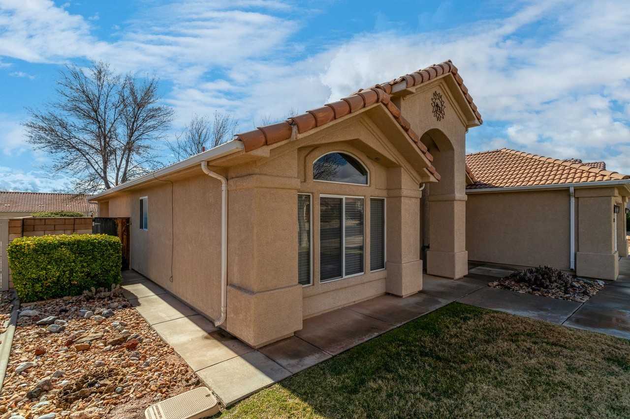 2386 E 630 N - Photo 5 of 38