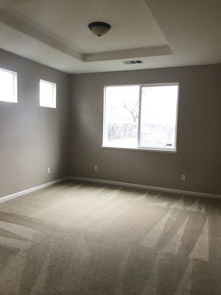 1213 Strawberry Ct - Photo 5 of 8