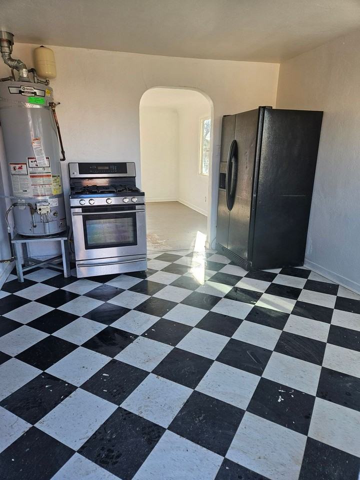 4607 Carlton St Nw - Photo 6 of 13