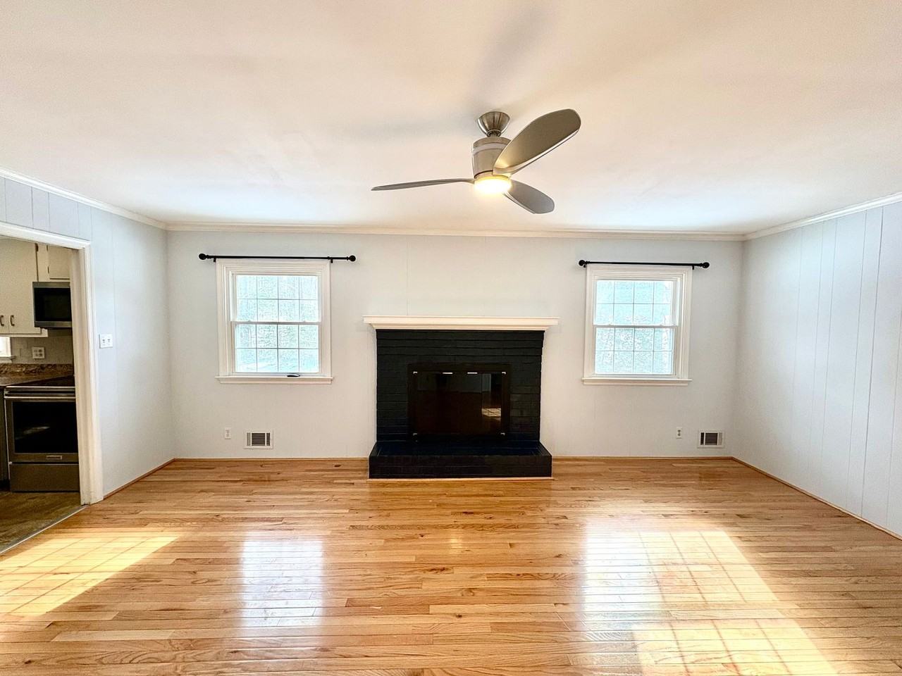 11011 Pennway Dr - Photo 4 of 13