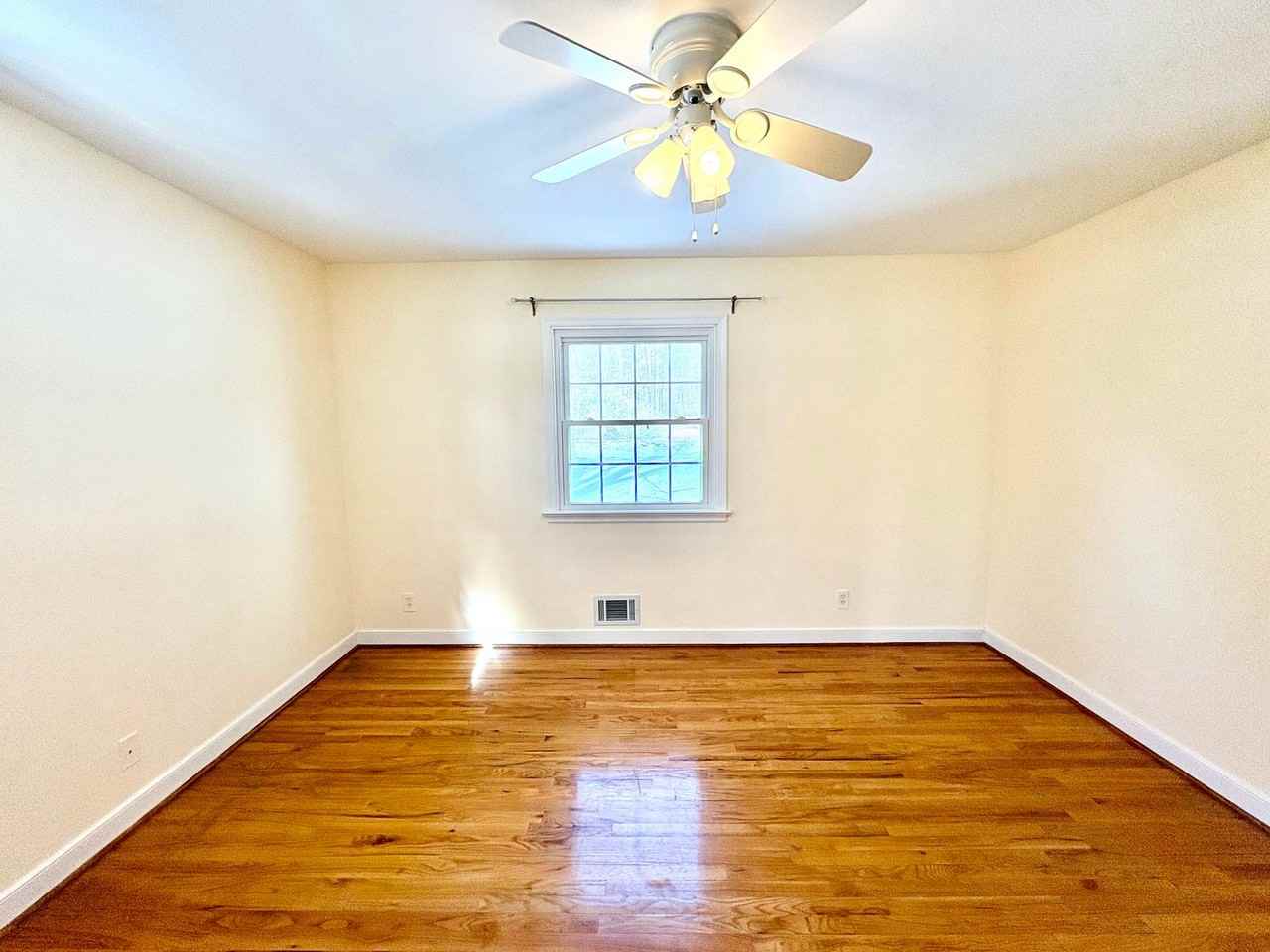 11011 Pennway Dr - Photo 7 of 13