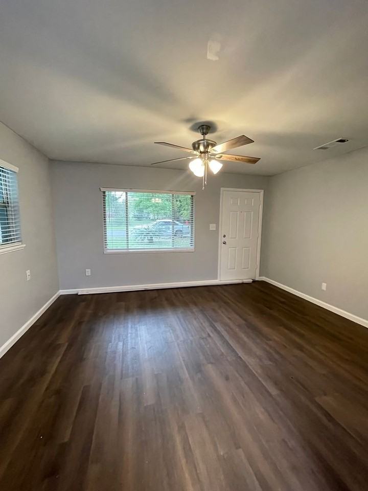 6826 Sw 52nd Ave - Photo 2 of 13