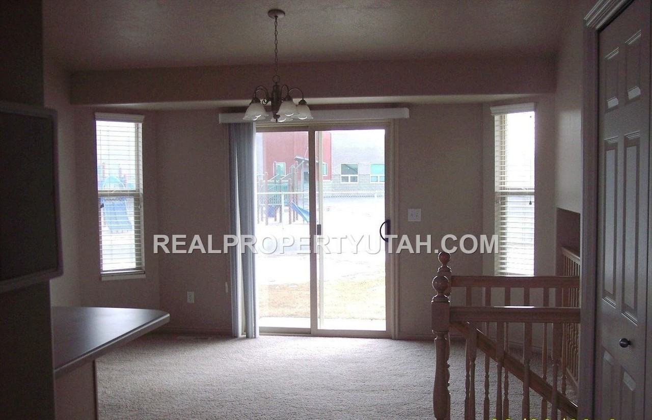 5620 S 4650 W - Photo 3 of 11