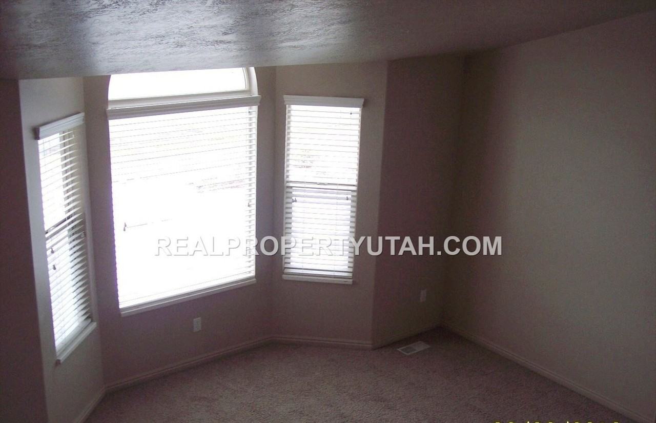 5620 S 4650 W - Photo 6 of 11