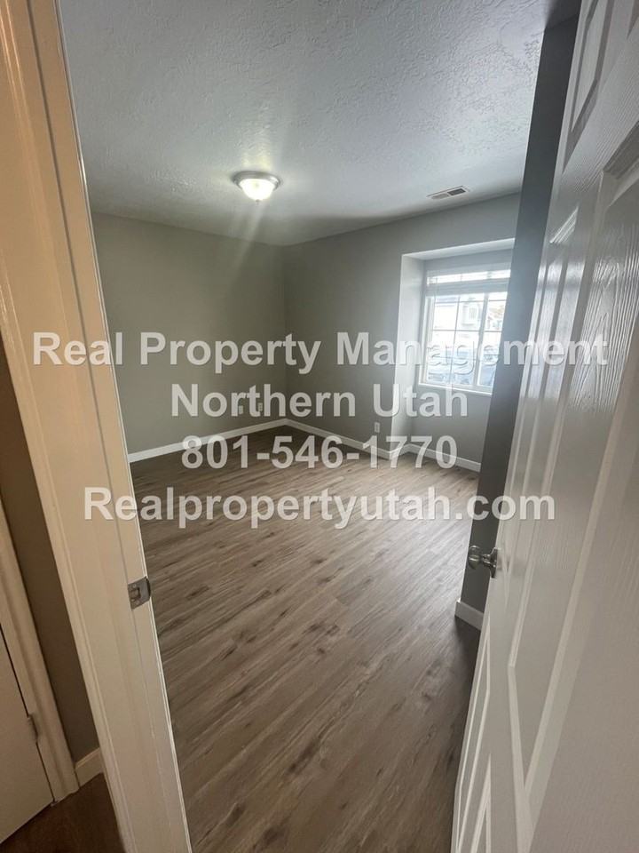 3051 W Gordon Ave - Photo 6 of 14