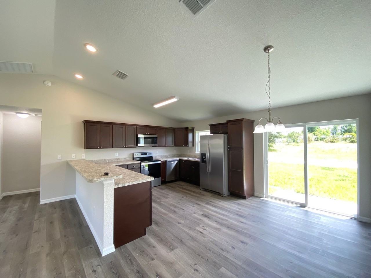 338 Larch Rd - Photo 7 of 30