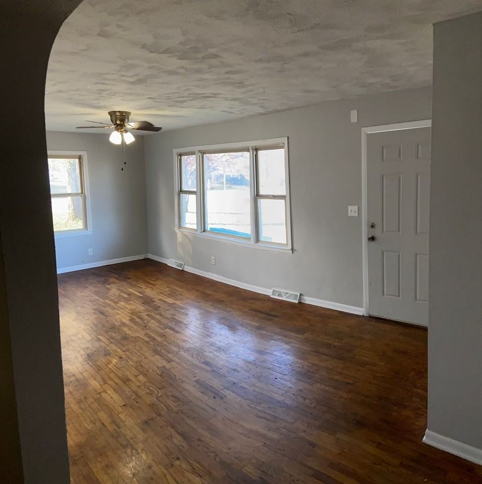 1603 E Nora St - Photo 4 of 14