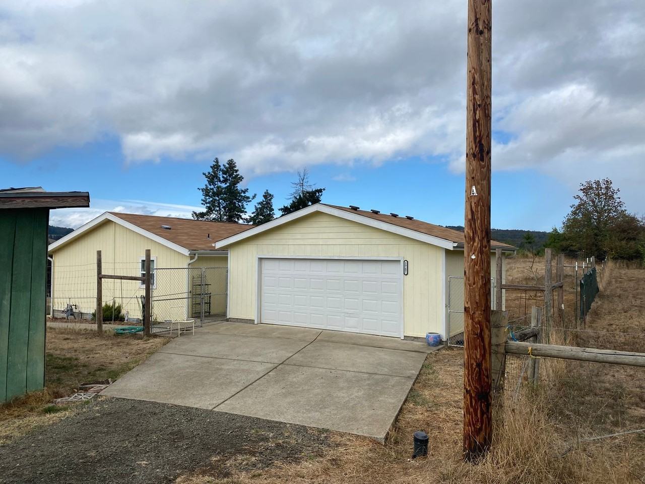 1767 Old Town Loop Rd - Photo 2 of 15