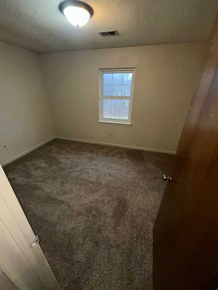 Big Creek Apartments - Photo 4 of 6