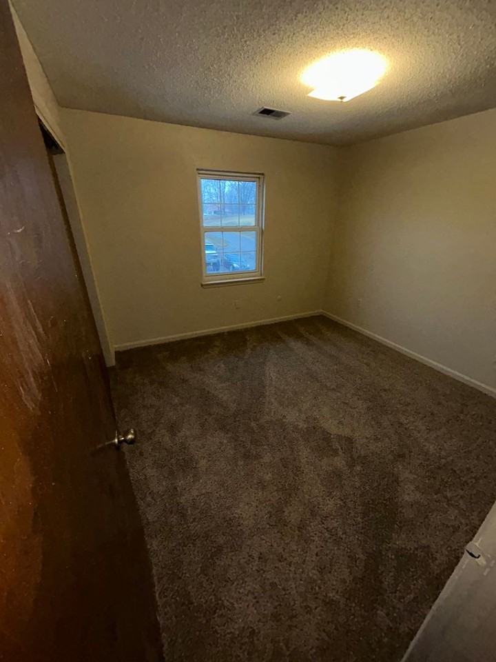 Big Creek Apartments - Photo 5 of 6