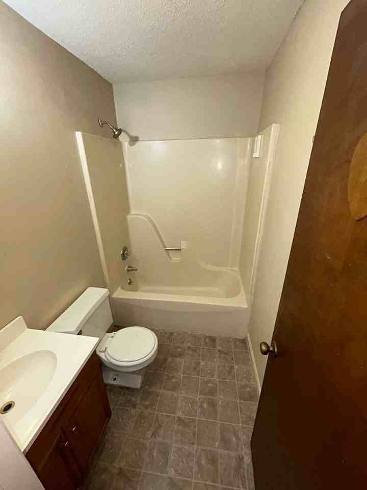 Big Creek Apartments - Photo 6 of 6